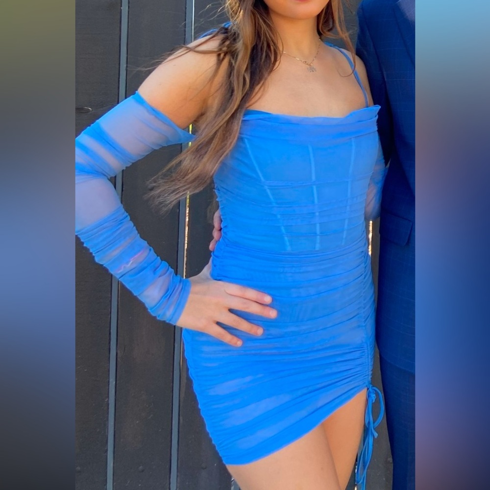 Oh Polly gorgeous blue dress with sheer sleeves
Size 2